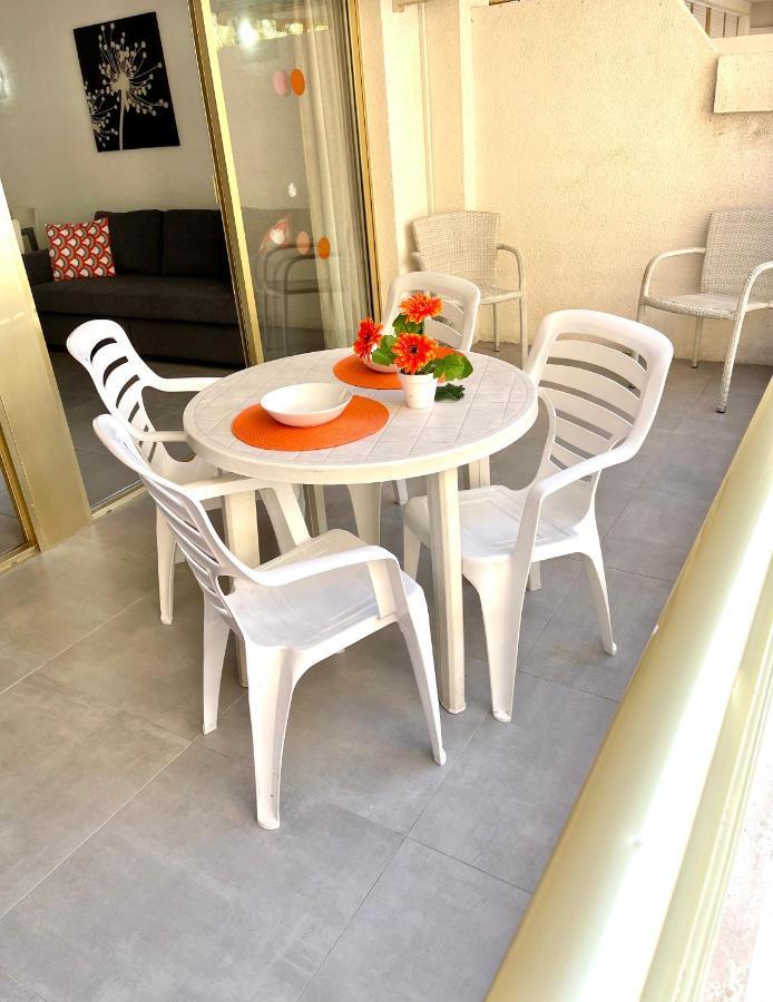 Apartbeach Novelty Climatizado Y Vistas Playa Σαλού Εξωτερικό φωτογραφία