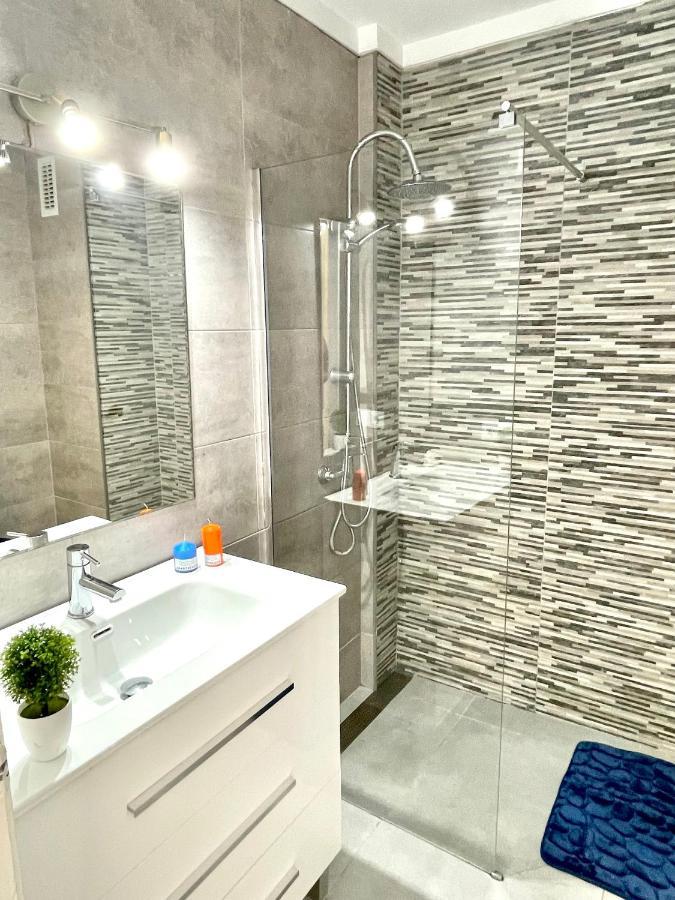 Apartbeach Novelty Climatizado Y Vistas Playa Σαλού Εξωτερικό φωτογραφία