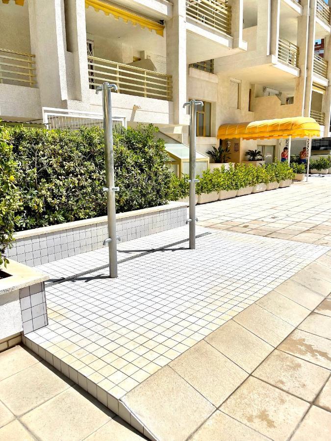Apartbeach Novelty Climatizado Y Vistas Playa Σαλού Εξωτερικό φωτογραφία