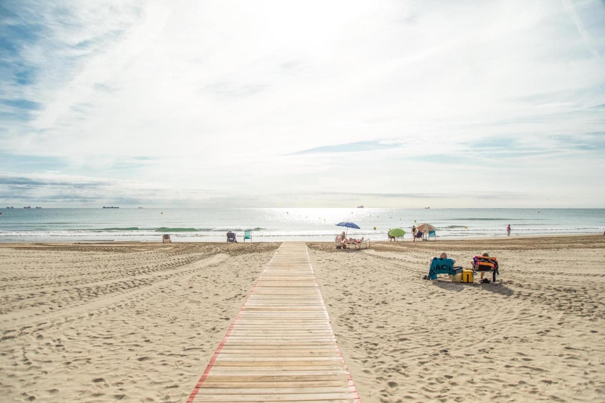 Apartbeach Novelty Climatizado Y Vistas Playa Σαλού Εξωτερικό φωτογραφία